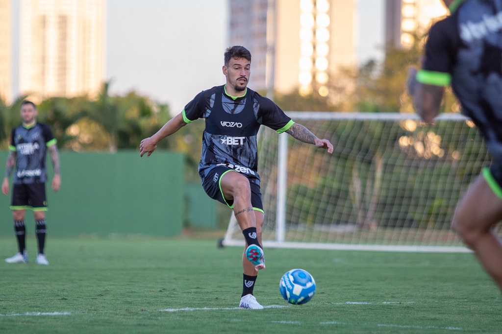 No CT do Goiás, elenco alvinegro realiza treinamento apronto para confronto com o Atlético/GO