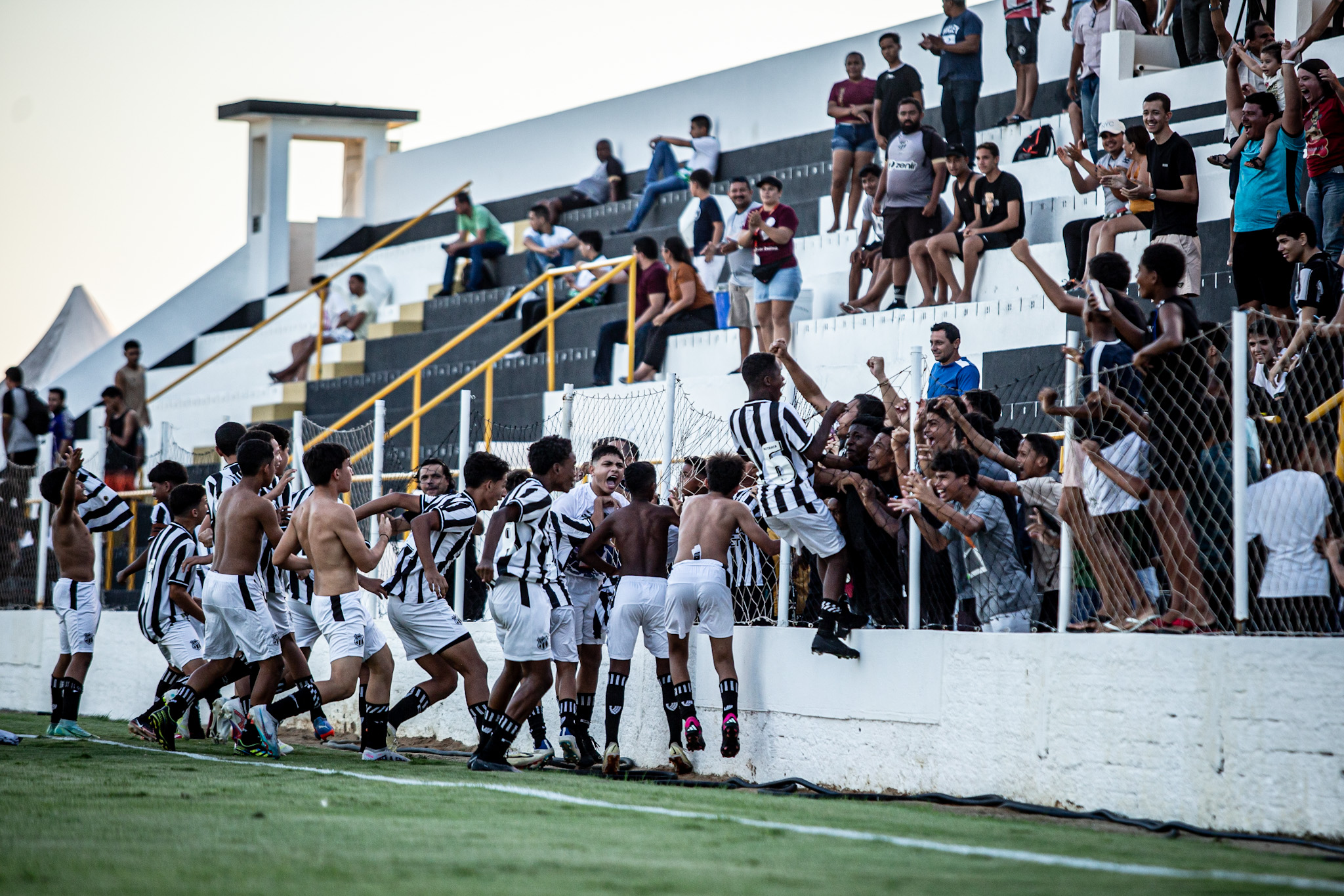 Sub-13: Na Cidade Vozão, Ceará vence Anjos do Céu nos pênaltis e garante vaga na decisão do Campeonato Cearense