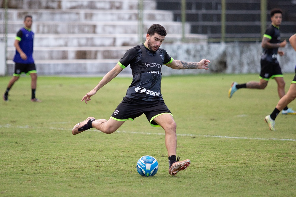 Treino apronto na manhã deste sábado (29) foi a última atividade do Ceará para encarar o ABC