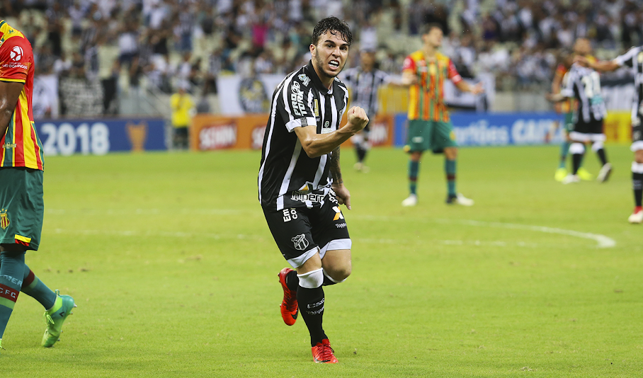 Ceará começa atrás no placar, mas vira partida em noite inspirada de Andrigo