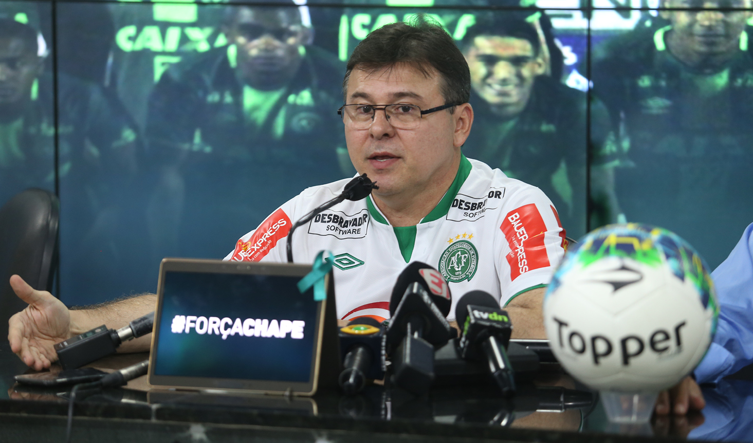 Presidente Robinson de Castro apresenta novo gerente de futebol
