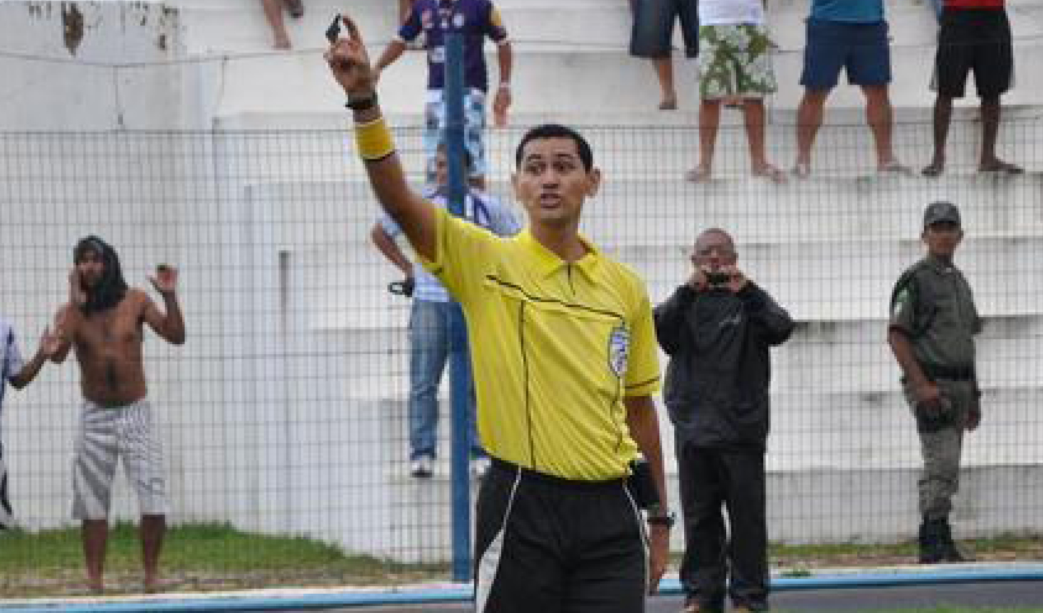 Piauiense Antônio Dib apitará o confronto entre Figueirense e Ceará