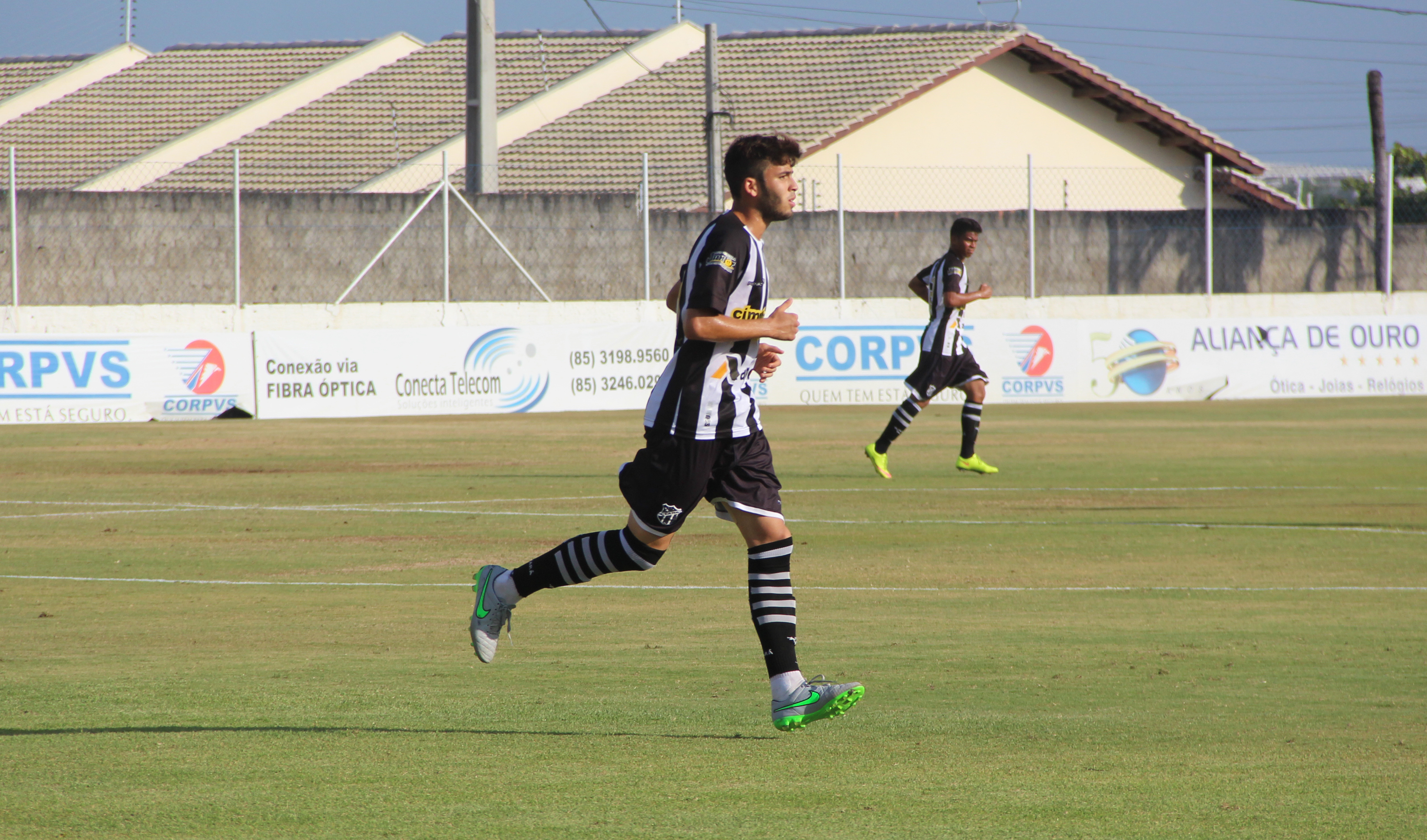 Ceará Sub-17 goleia o Floresta e disputará Clássico-Rei na final do 2º turno do Estadual