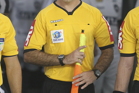 Arbitragem definida: Paulo Roberto Alves é quem apita Atlético/MG x Ceará