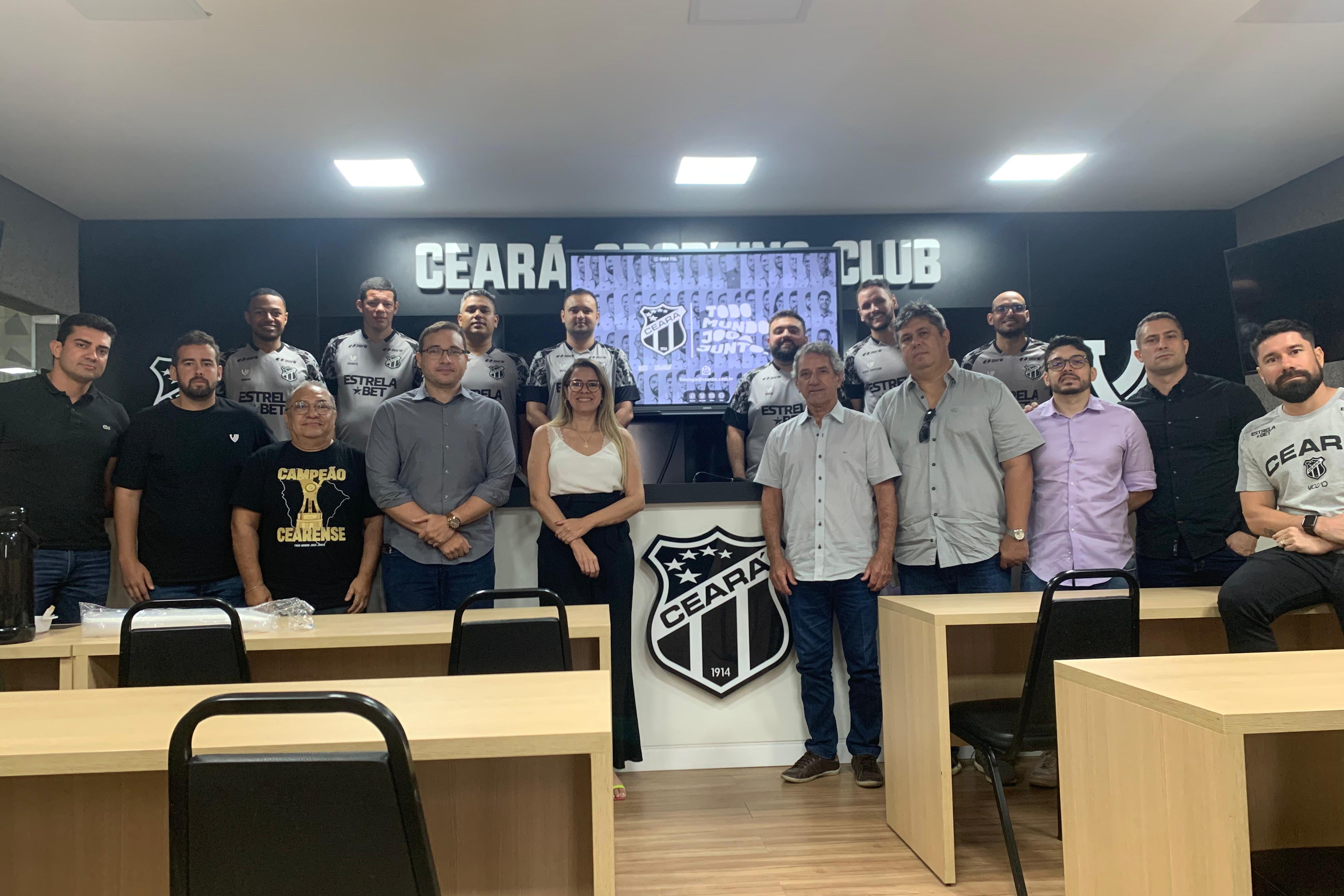 Membros do Conselho Deliberativo participam de apresentação do Departamento de Futebol