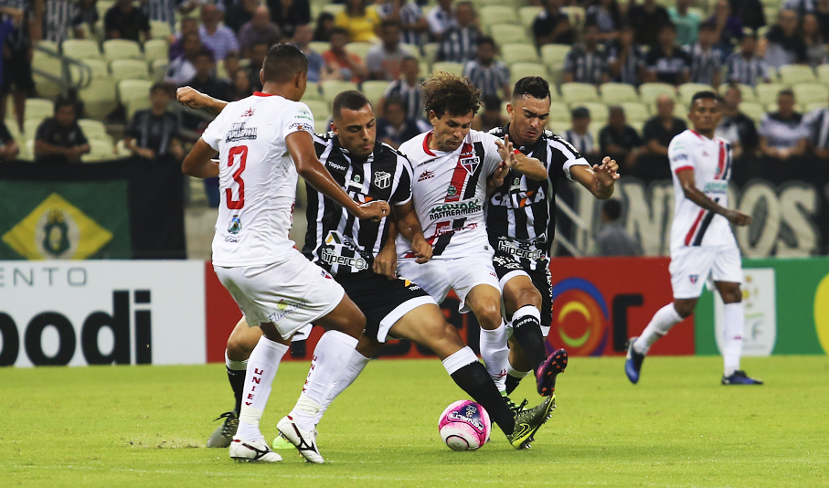 Contra o Ferroviário, Ceará domina partida, sai atrás, mas empata com gol de Arthur