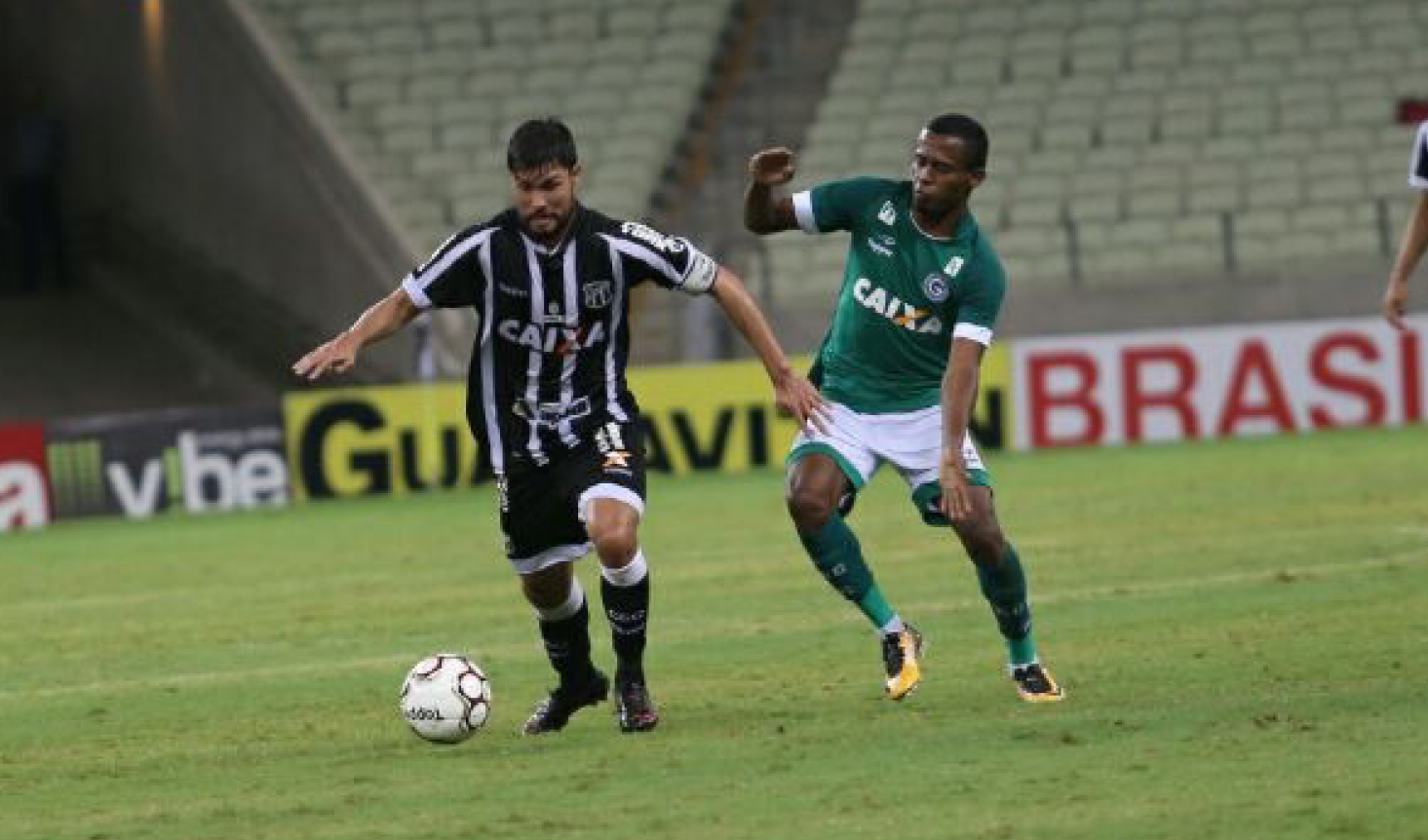 No Castelão, Ceará pressiona o Goiás, mas perde com gol de bola parada