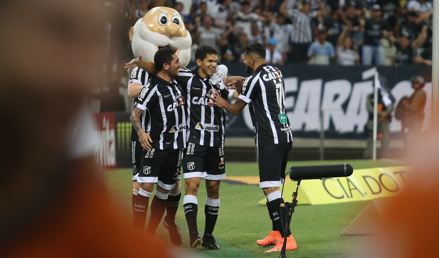 Com gols de Elton e Magno Alves, Ceará vence o Vila Nova e volta ao G4 da Série B
