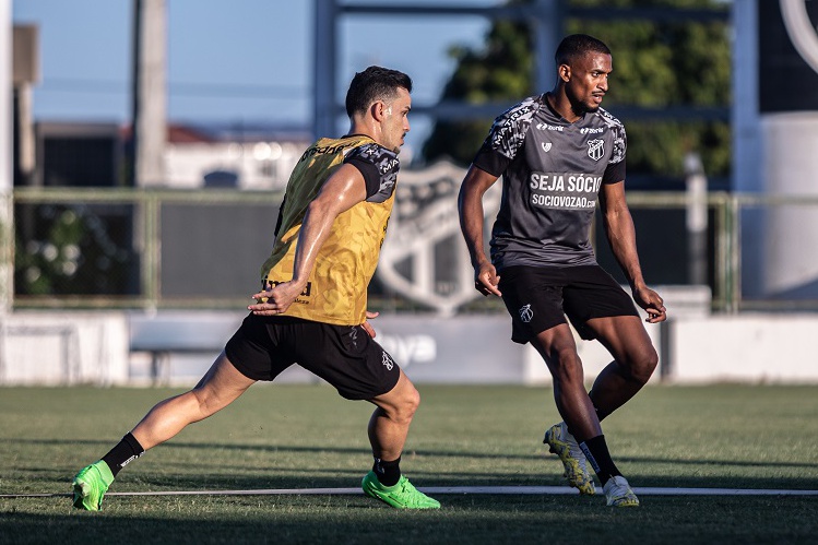 Ceará tem treino tático visando a partida contra o Coritiba