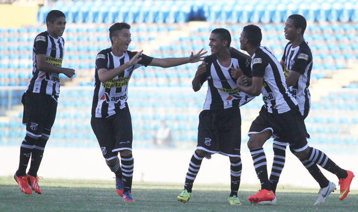 Em amistoso promovido pela CBF, Clássico-Rei termina empatado
