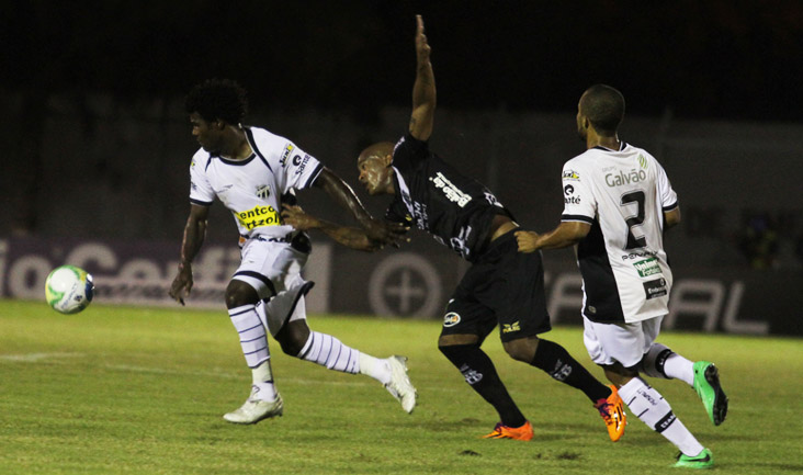 Em jogo cheio de emoções, Vozão supera a Ponte Preta por 3 x 2