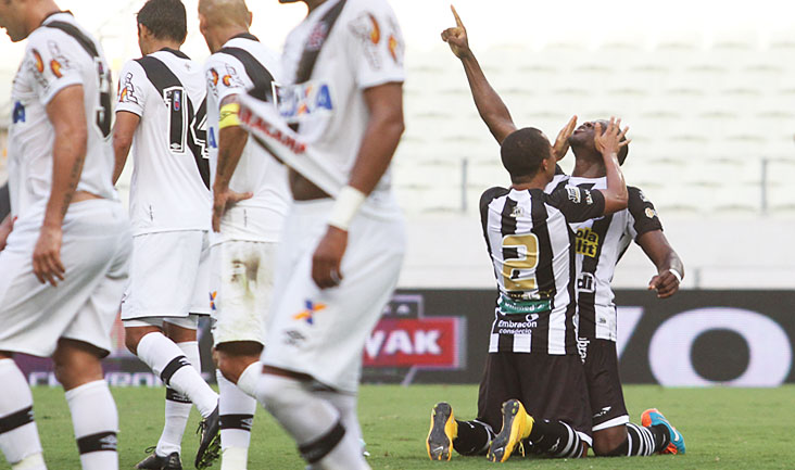 Com o apoio da torcida, Vozão mostra força, vence o Vasco e segue vivo