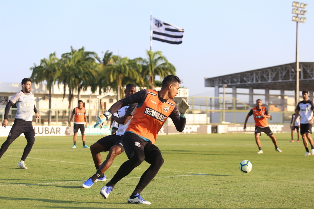 Ceará treina, encerra preparação e já concentra para partida contra o Botafogo