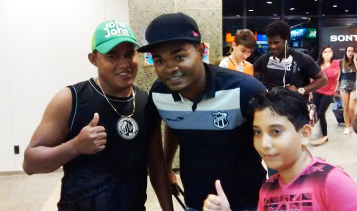 Após grande vitória, líder da Série B já voltou para casa