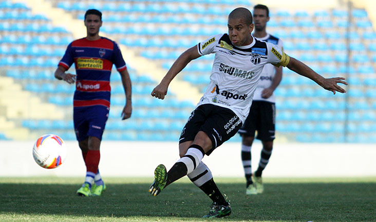 Taça Fares Lopes: Siloé faz dois e Ceará goleia o Fortaleza: 4 x 1