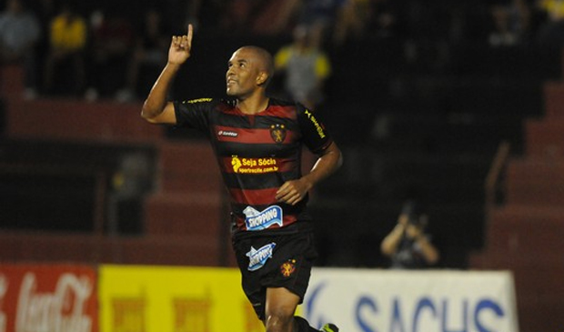 Zagueiro Gabriel é o novo reforço do Mais Querido
