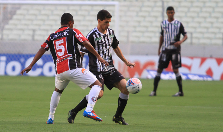 Ceará perde na despedida da Série B e sonho do acesso é adiado