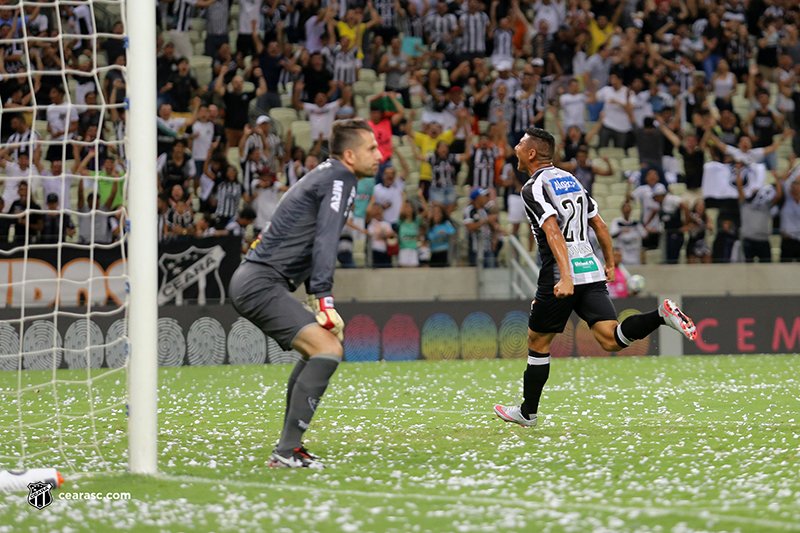 Ceará é superior, vence o Atlético/MG no Castelão e abre três pontos do Z-4