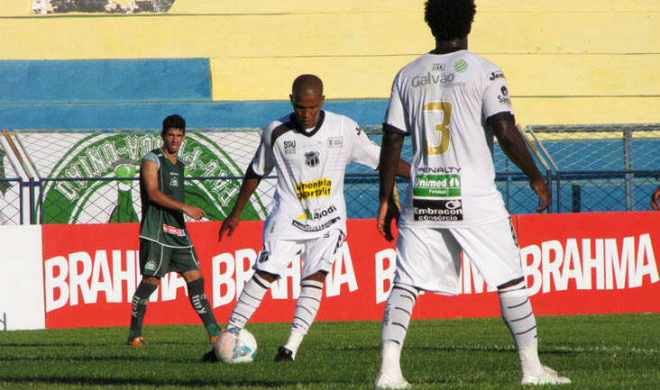 Vozão sofre gol contra no fim, e só empata diante do Icasa