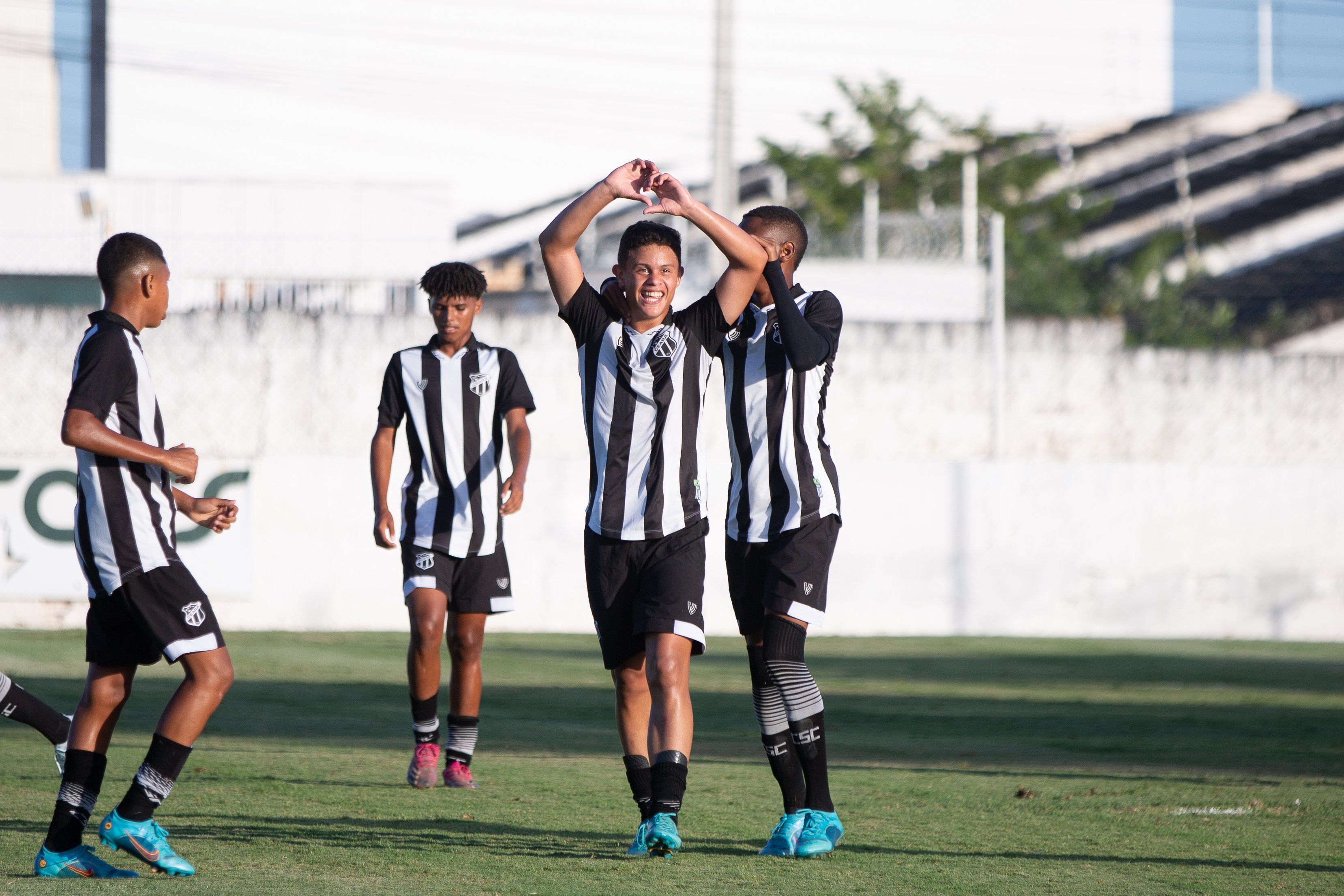 Sub-15: Ceará vence Anjos do Céu e avança às semifinais da Copinha Cearense