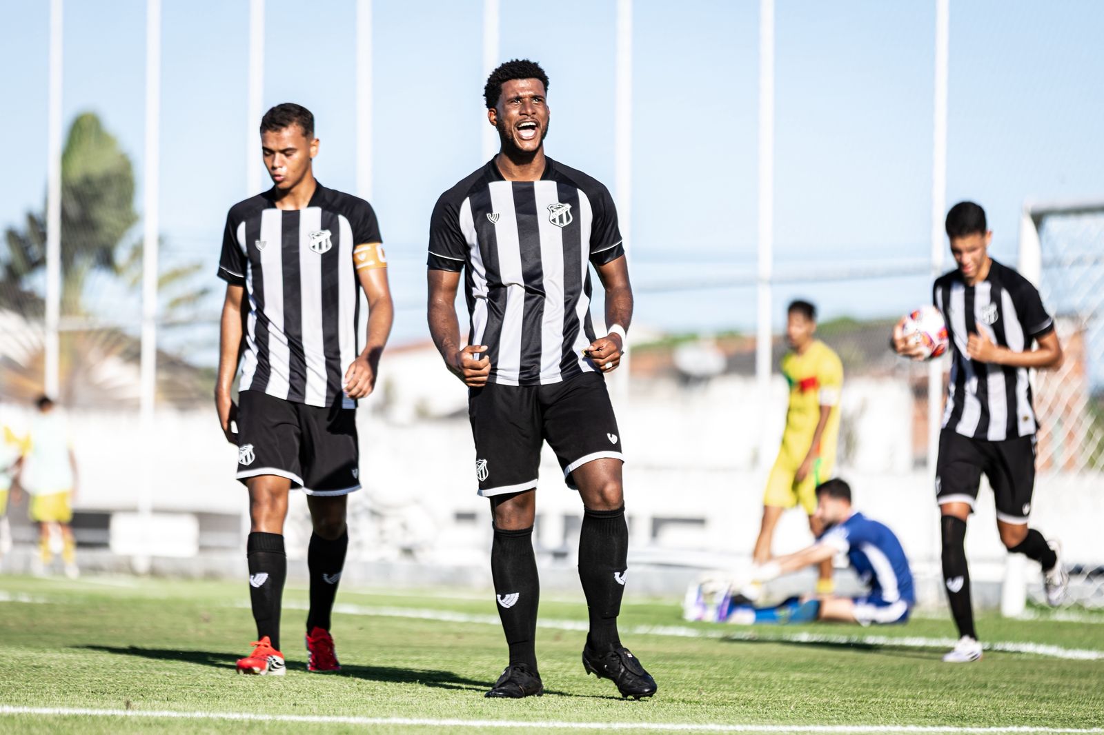 Camp. Brasileiro Sub-20: No encerramento da 1ª fase, Ceará vence Brusque por 3 a 1 na Cidade Vozão