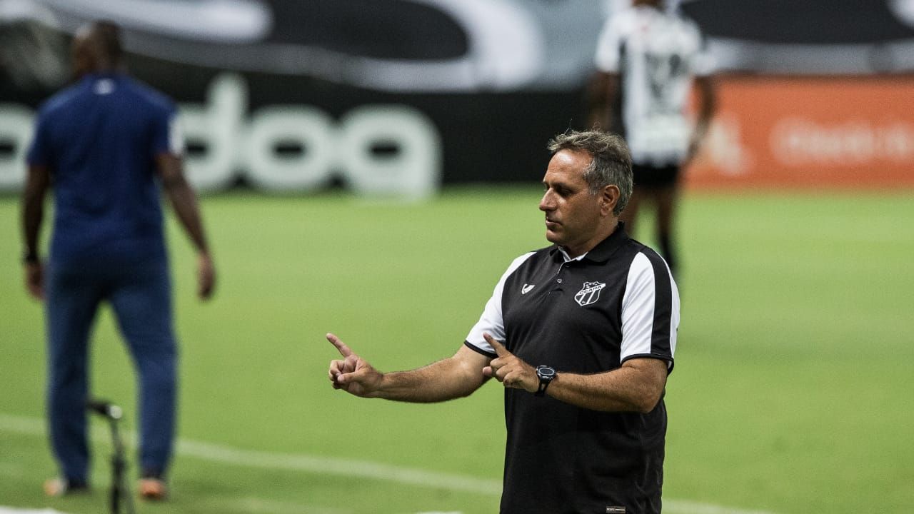 Daniel Azambuja fala sobre Clássico-Rei da semifinal do Brasileiro de Aspirantes