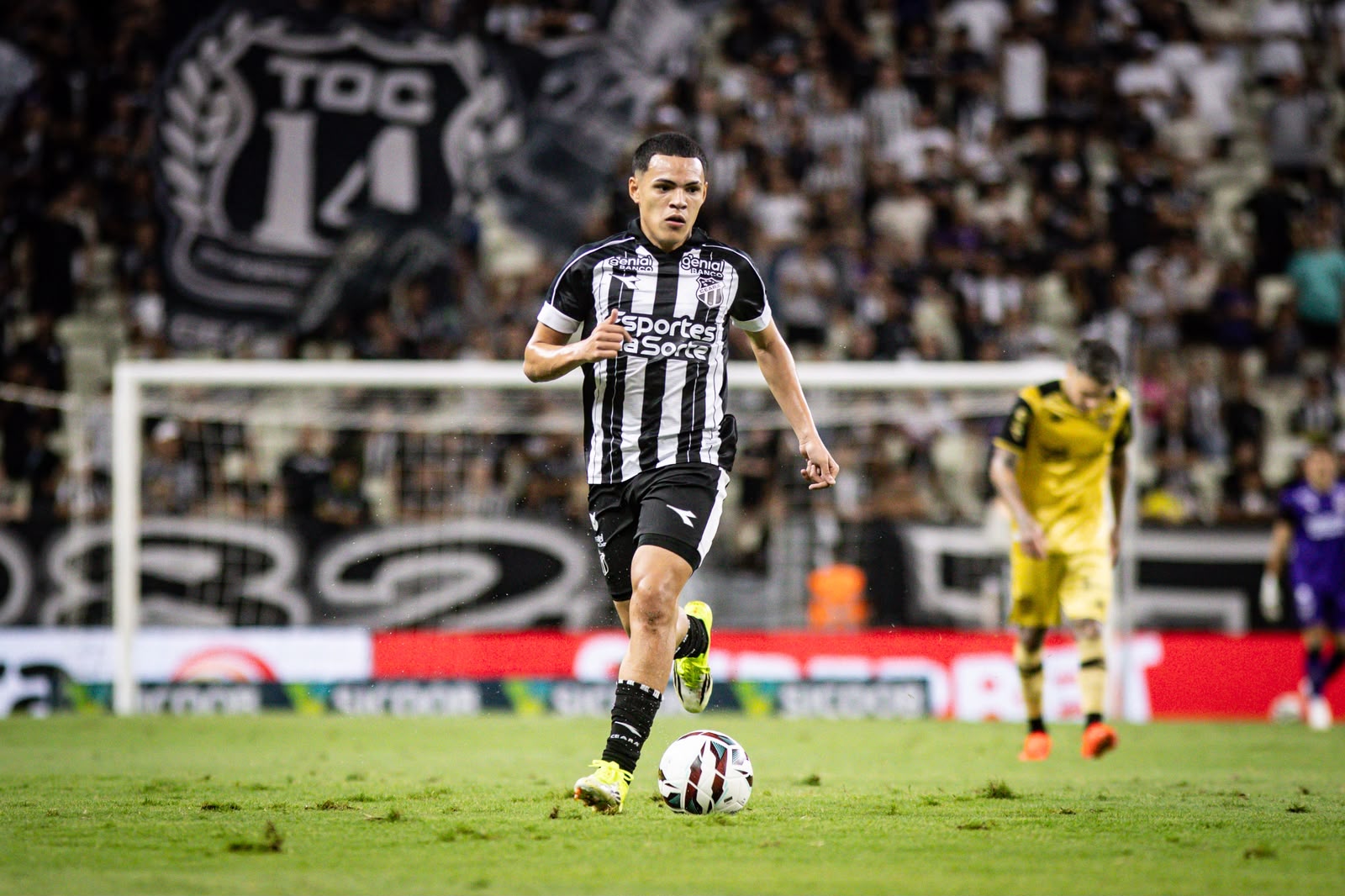 Camp. Brasileiro: Na Arena Castelão, Ceará vence o Sport por 2 x 1