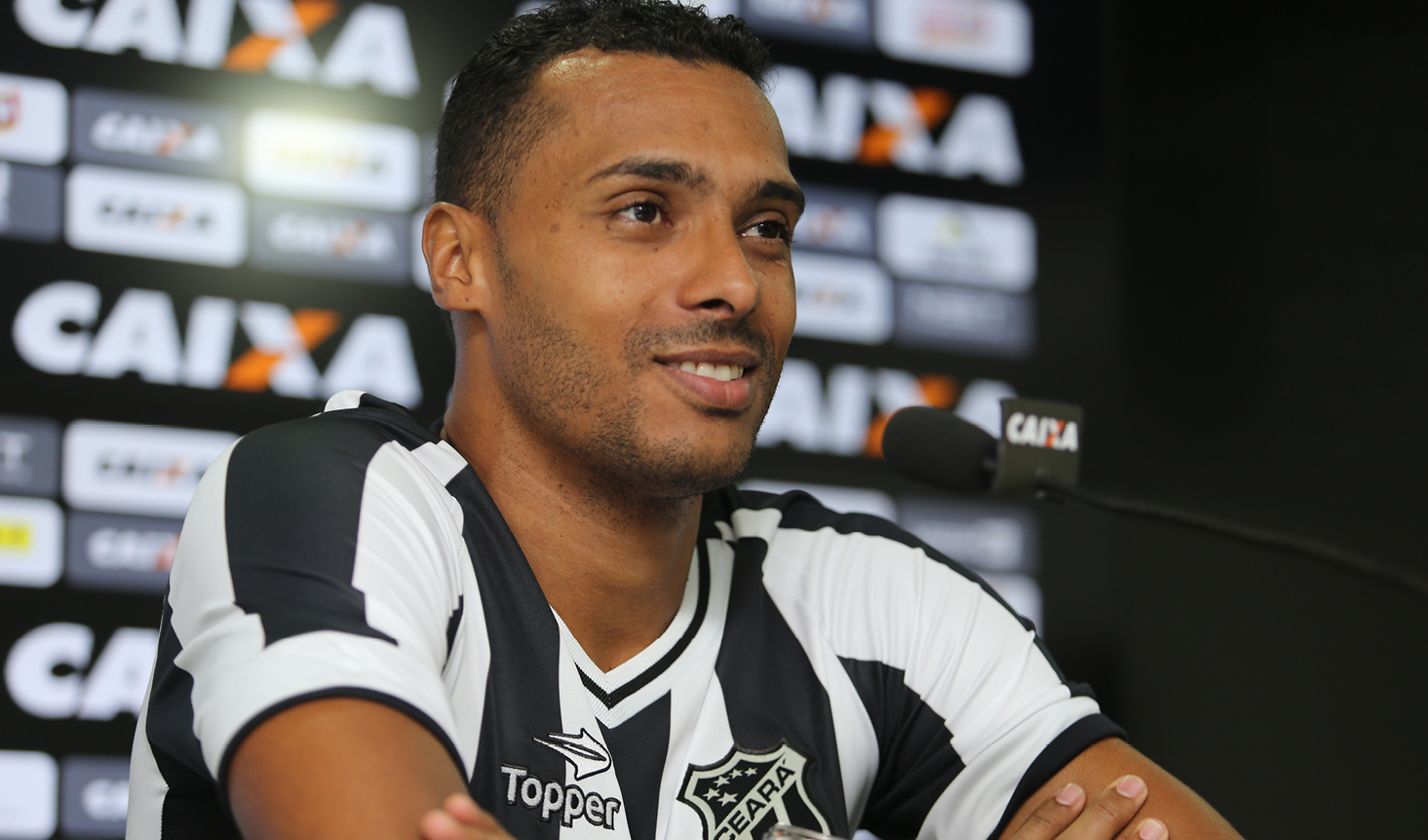 Atacante Elton é apresentado oficialmente em Porangabuçu