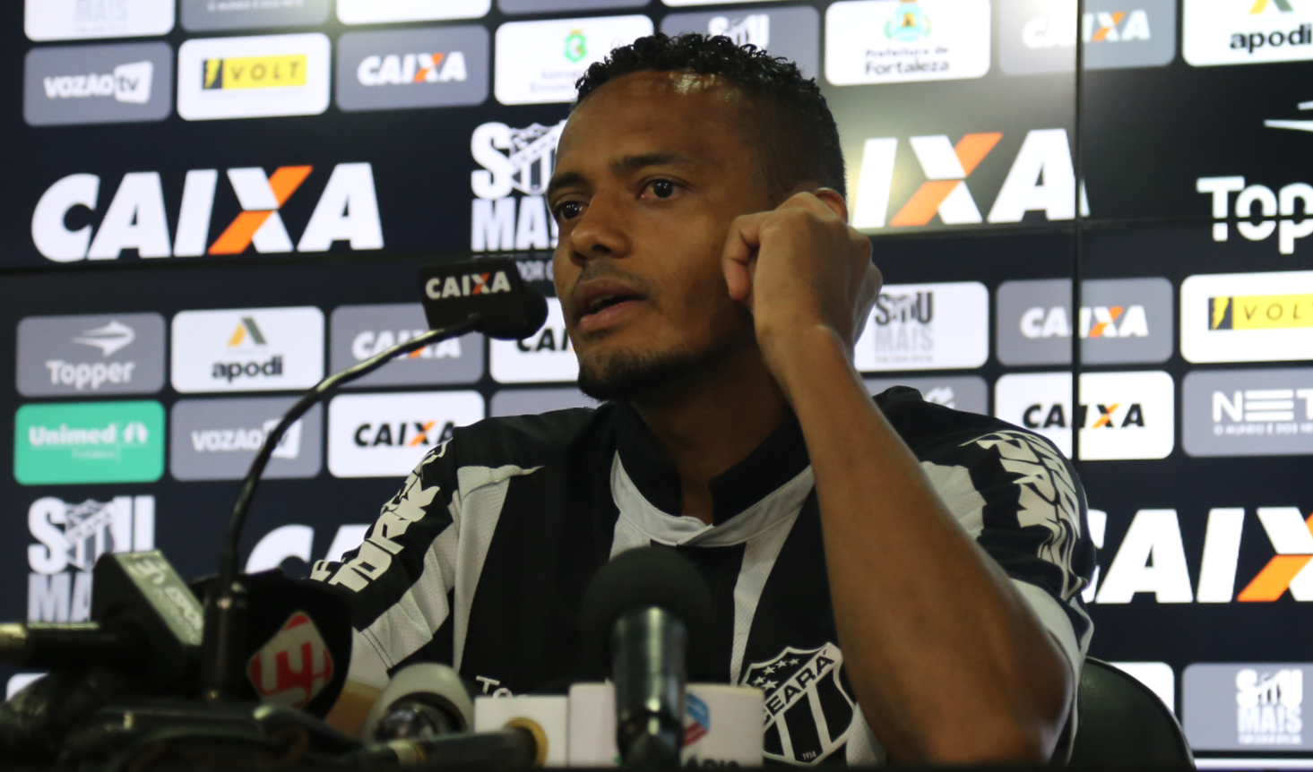 Em apresentação, Ernandes revela saudade da torcida e crava: “Quero fazer história aqui”