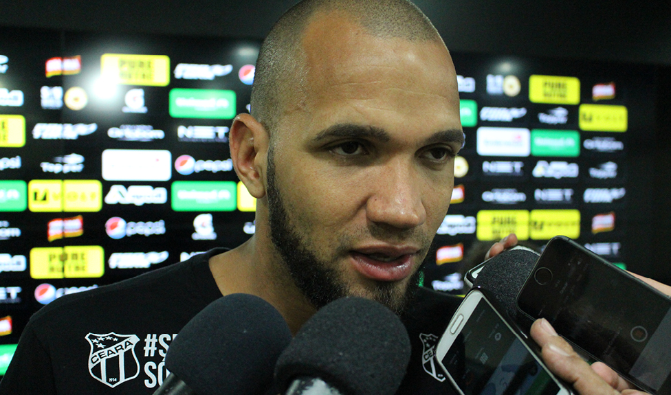  Éverson: “Estamos mais confiantes para buscar essa arrancada na competição”