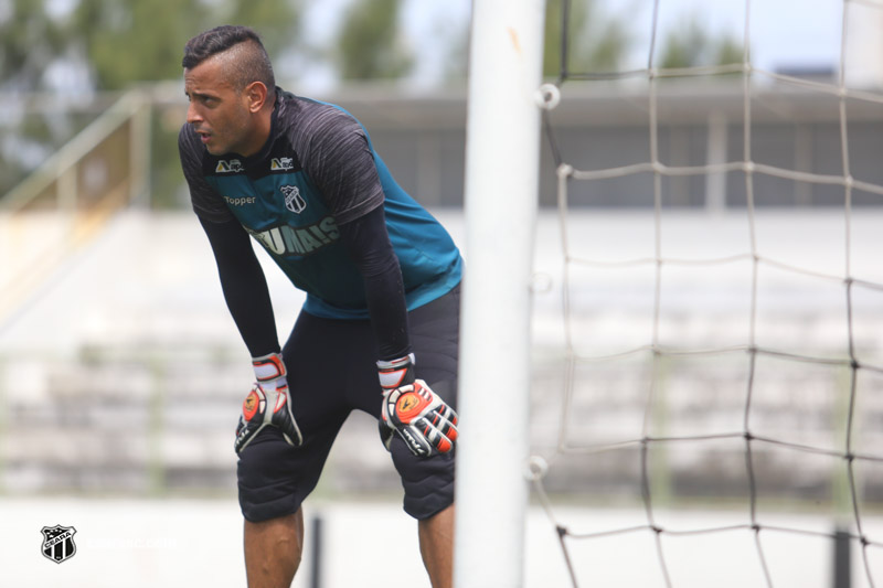 Em semana decisiva, Fernando Henrique pondera: "Precisamos pensar em um jogo de cada vez"