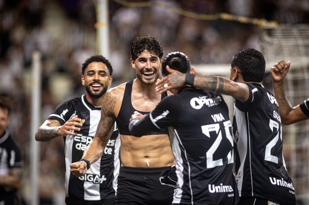 Pedro Raul exalta parceria com Vina e celebra gol contra o Fluminense: "Saiu num momento importante"