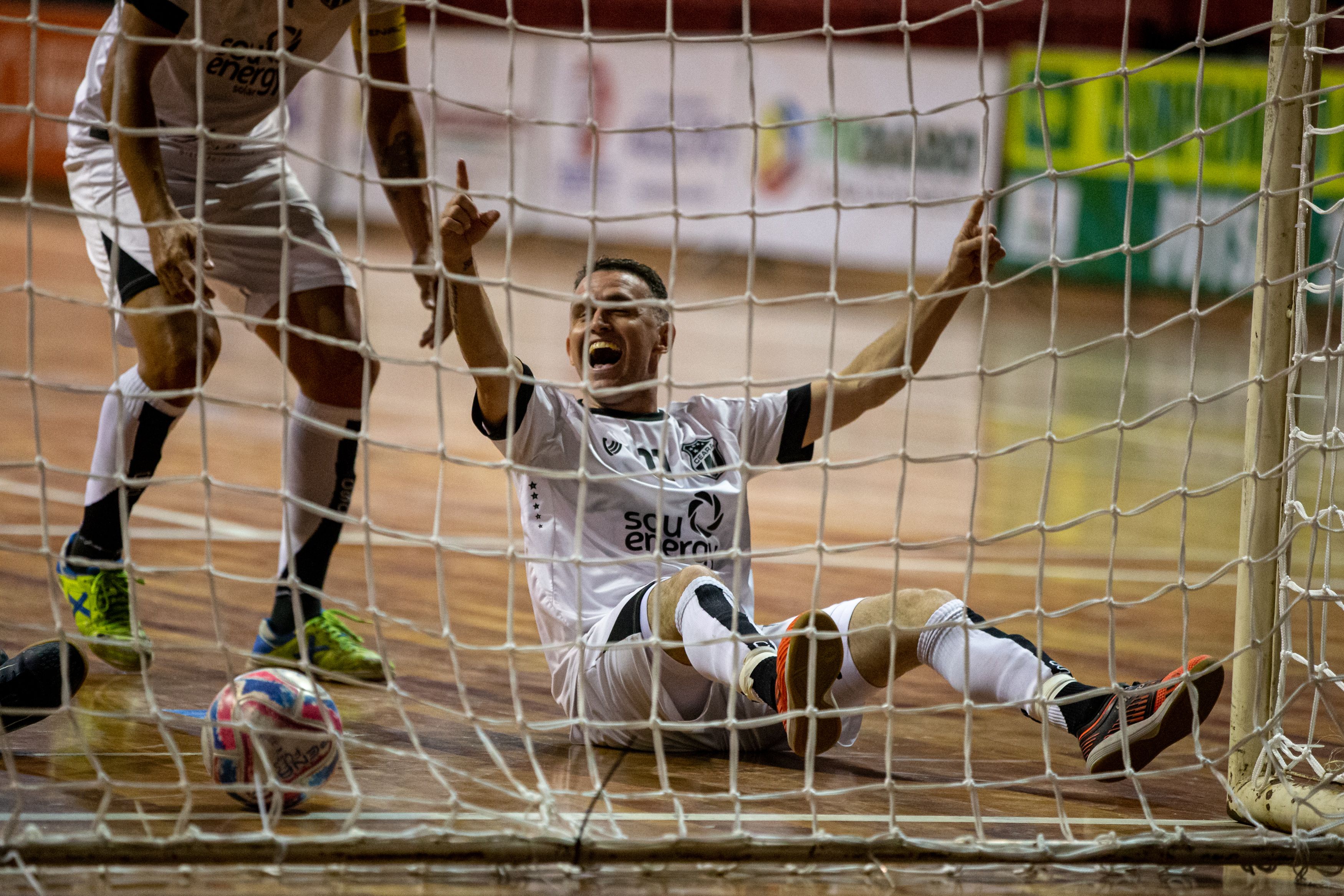 Futsal Adulto: Ceará goleia BNB no primeiro jogo da final do Cearense