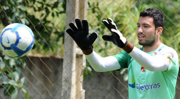 Ceará contrata goleiro Tiago