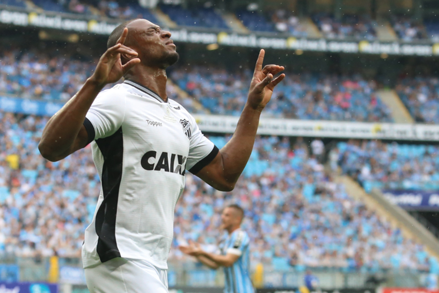 Em decisão contra a Chape, Luiz Otávio quer Ceará ligado para vencer mais uma em casa
