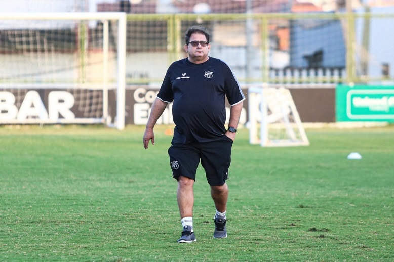 Após vitória sobre o Corinthians, Guto Ferreira afirma: “O grupo foi muito forte e está de parabéns”