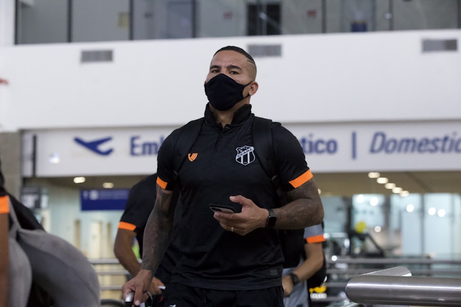 Após treino apronto em Porangabuçu, delegação alvinegra segue viagem ao Rio de Janeiro