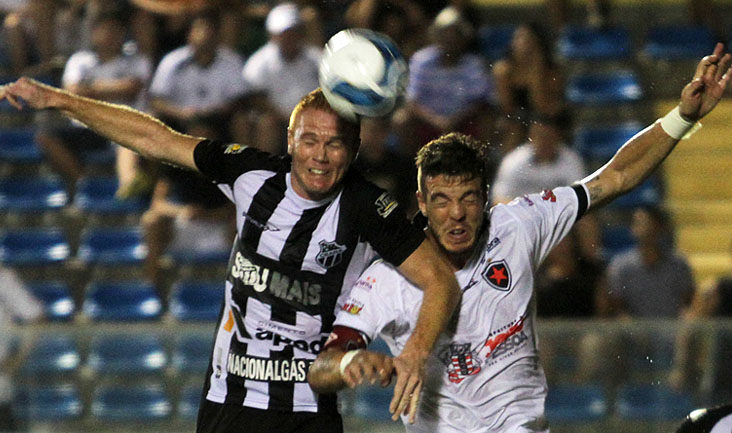 Ceará faz 1 x 0, domina o jogo, mas sofre gol de pênalti e só empata