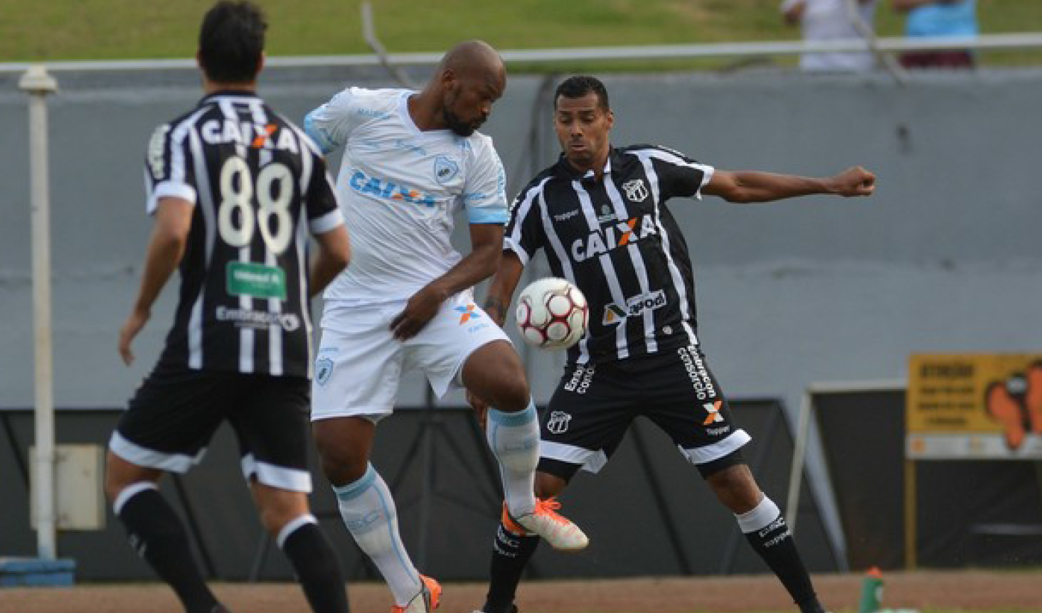 Contra o Londrina, Ceará sai atrás, empata com Elton, mas sofre revés no fim do jogo