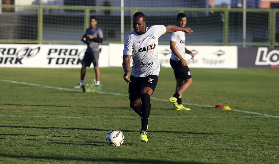 Luiz Otávio: “Não pode ser diferente contra o Inter. Nosso objetivo é vencer sempre”