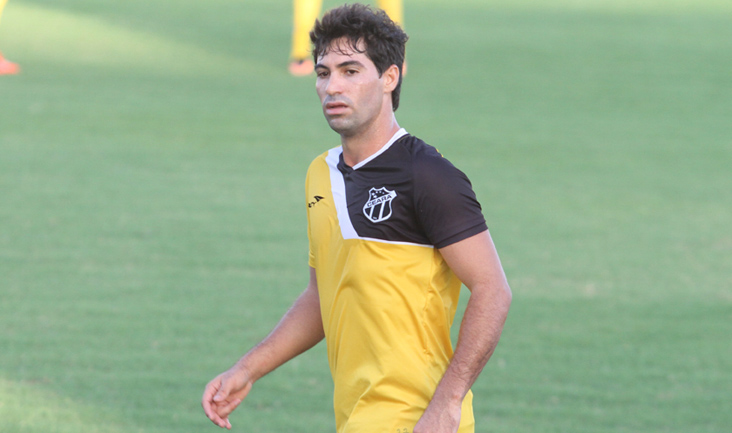 Lateral-direito Marcos espera jogo “pegado”, diante do Joinville