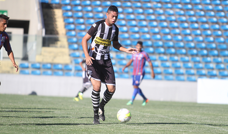 Taça Fares Lopes: Ceará peca nas finalizações e perde para o Tiradentes