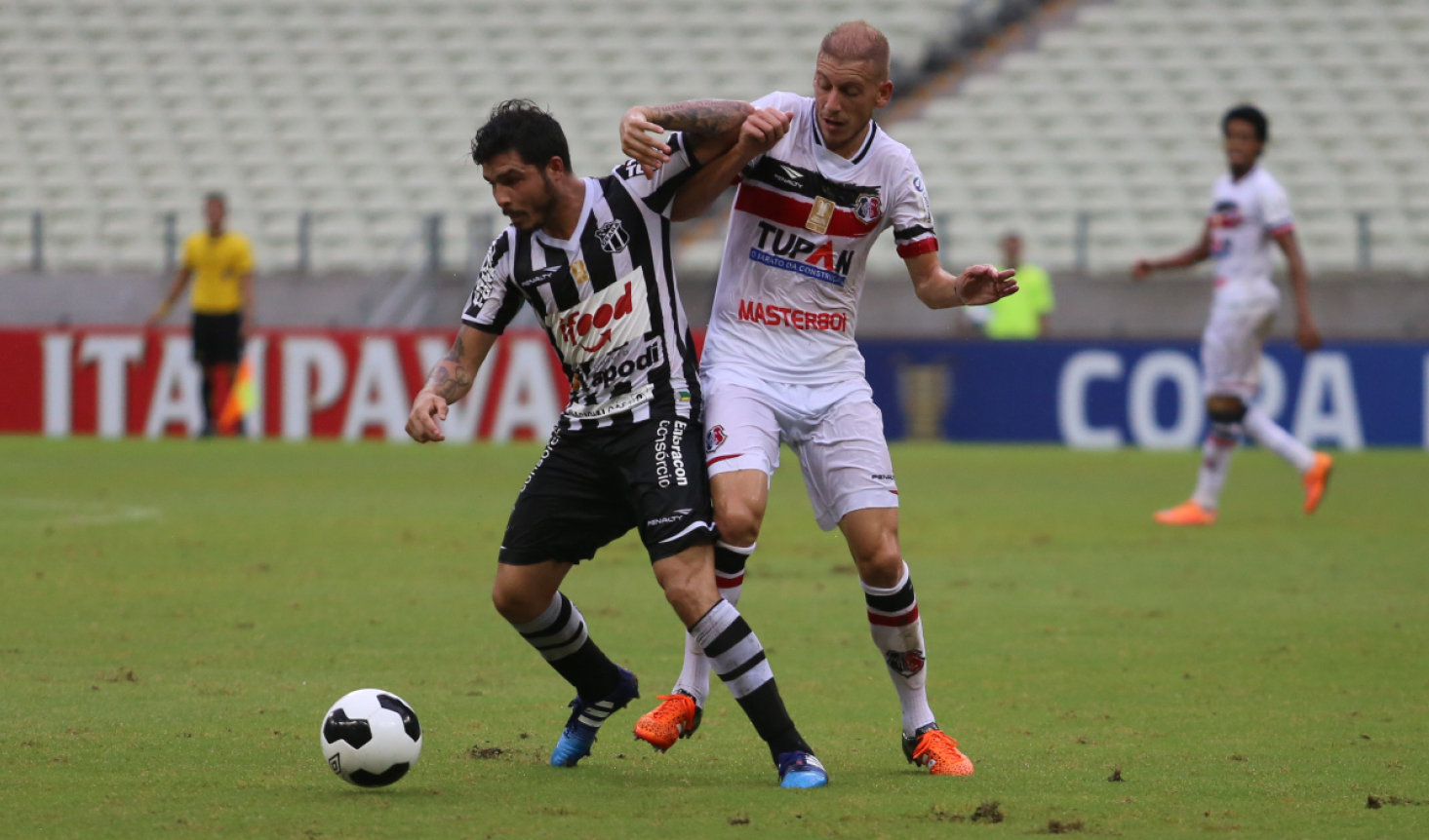 Ceará domina, mas é derrotado pelo Santa Cruz e não avança na Copa do Nordeste