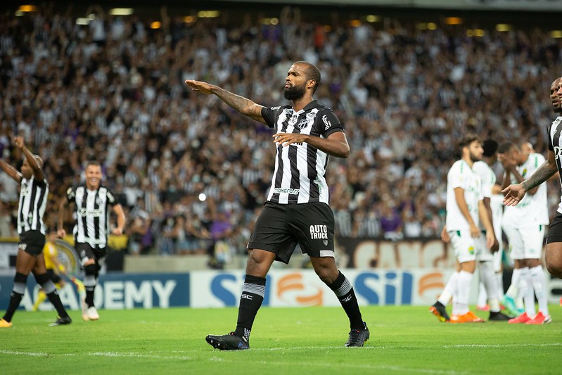 Messias exalta força do torcedor na Arena Castelão: “Sensação maravilhosa e indescritível”