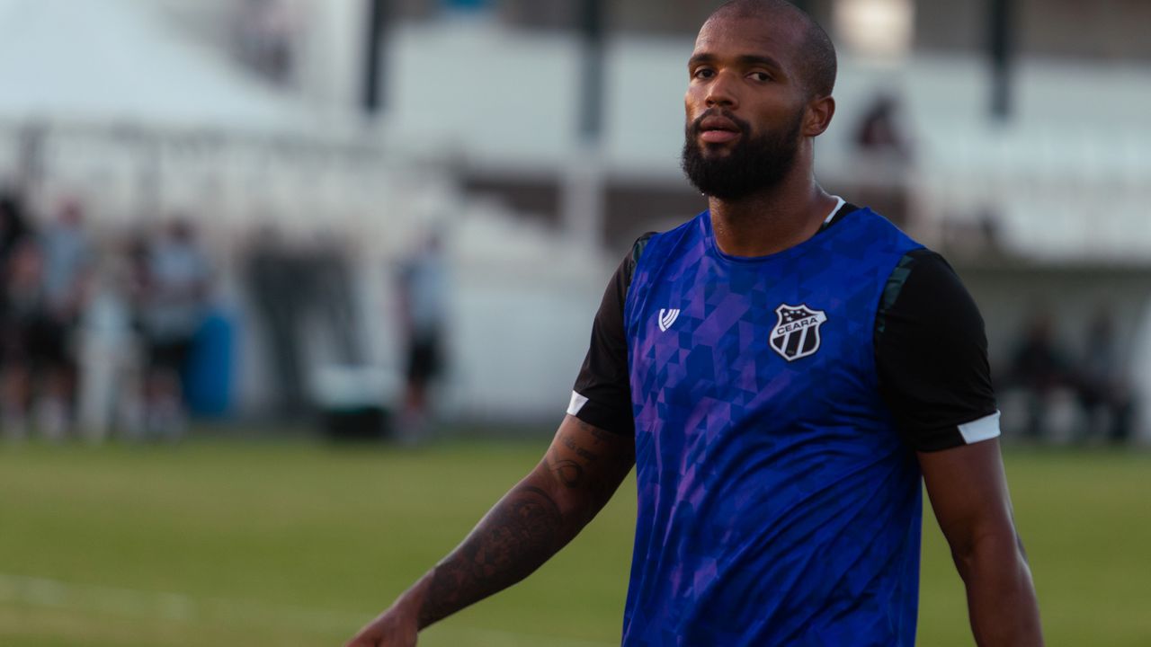 Messias pede concentração e foco dobrado para triunfo na decisão do Estadual