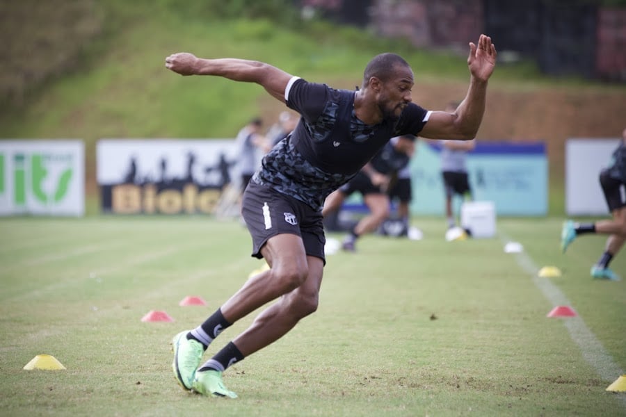 Luiz Otávio fala sobre temporada 2021, renovação e projeta duelo contra o Palmeiras