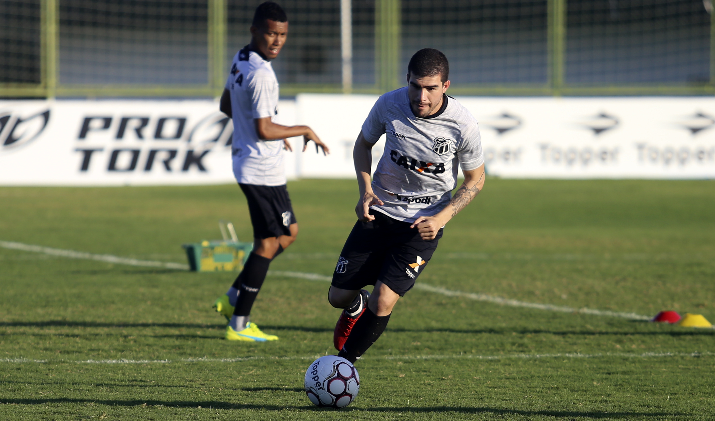 Em treino fechado no Estádio Vovozão, elenco alvinegro participa de coletivo