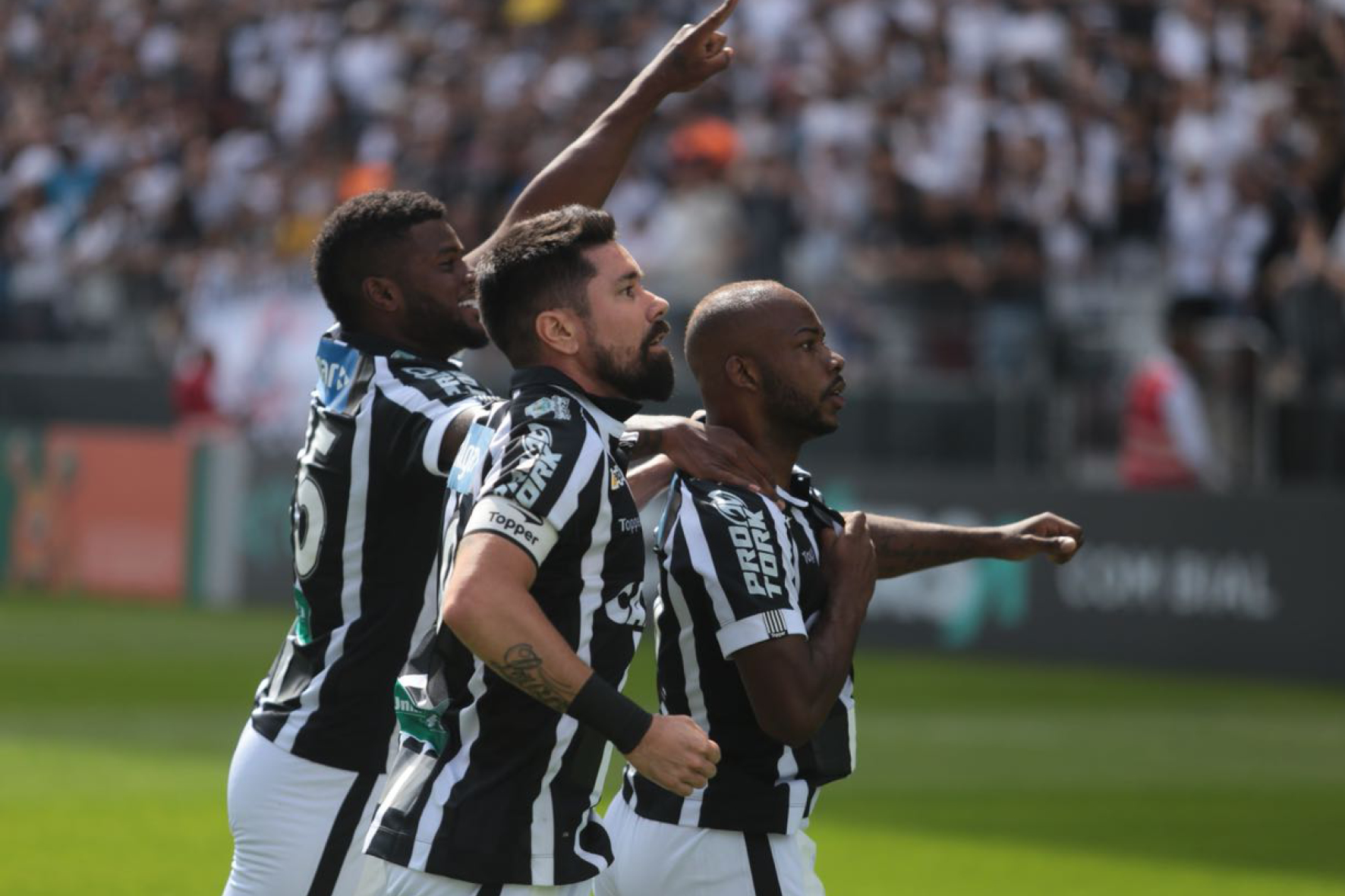 No Itaquerão, Ceará abre o placar, mas cede o empate para o Corinthians