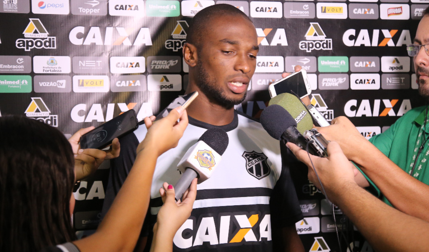 Ceará realiza treino coletivo e apresenta mudanças