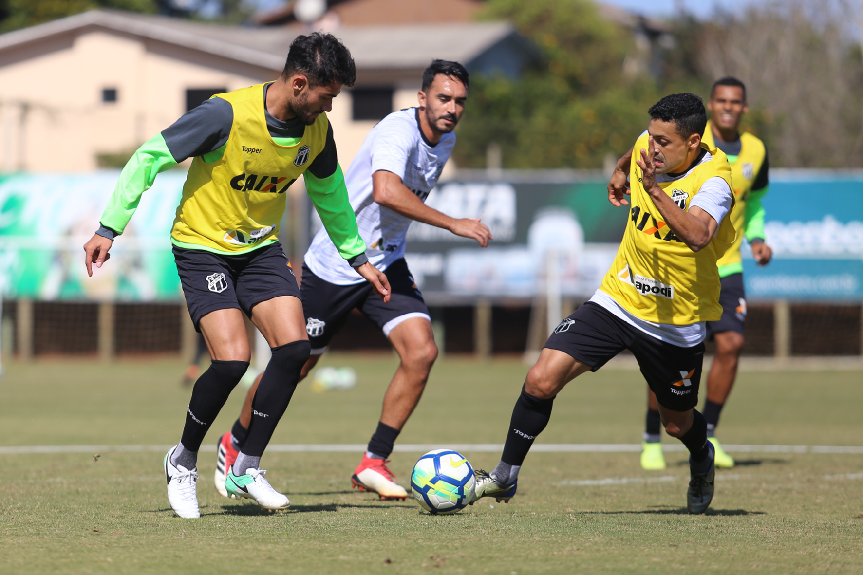 Ceará realiza trabalho tático em treino apronto para jogo contra a Chape